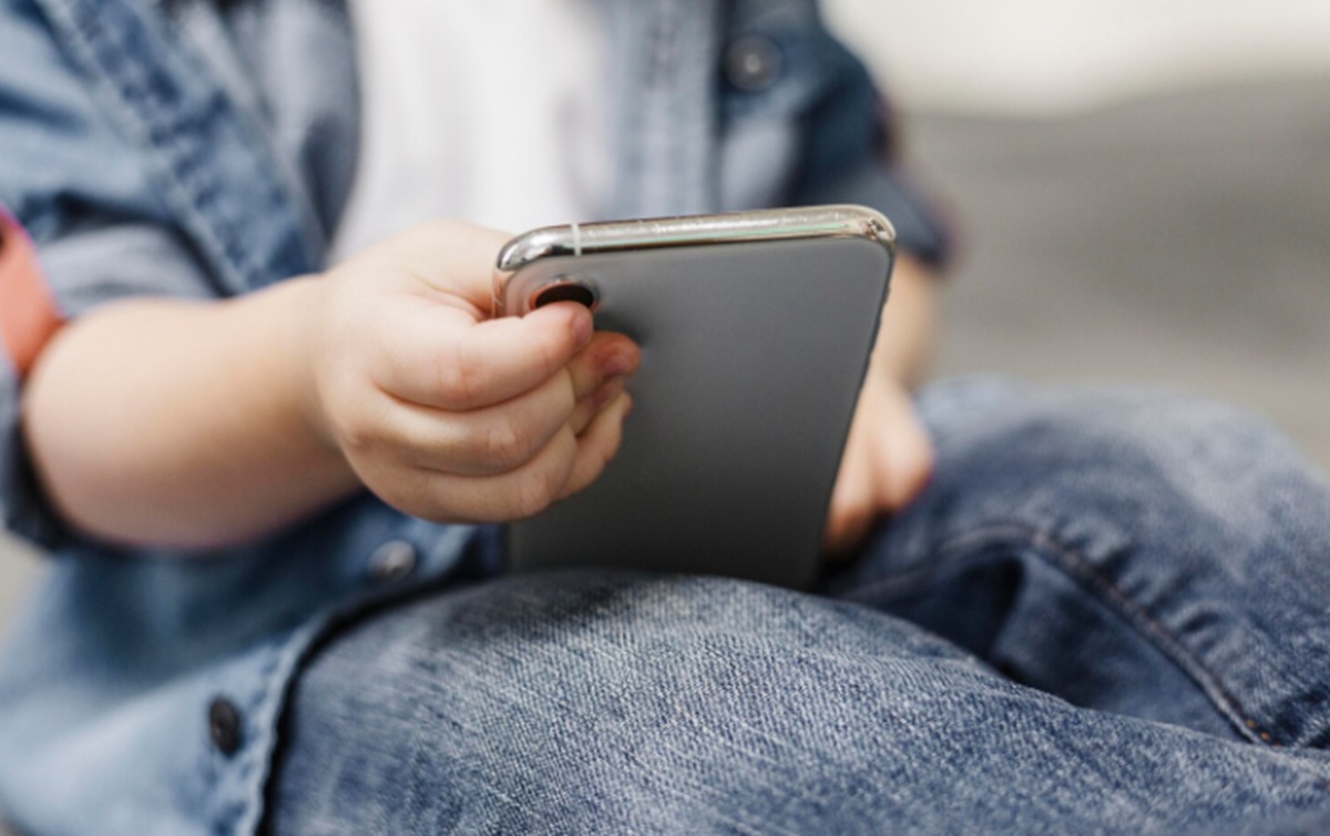 Lima Cara dari Ahli Bantu Orang Tua Mengelola Waktu Layar Anak